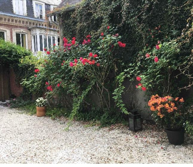 Maison Individuelle Dans Ancienne Ecurie Rouen Exterior foto